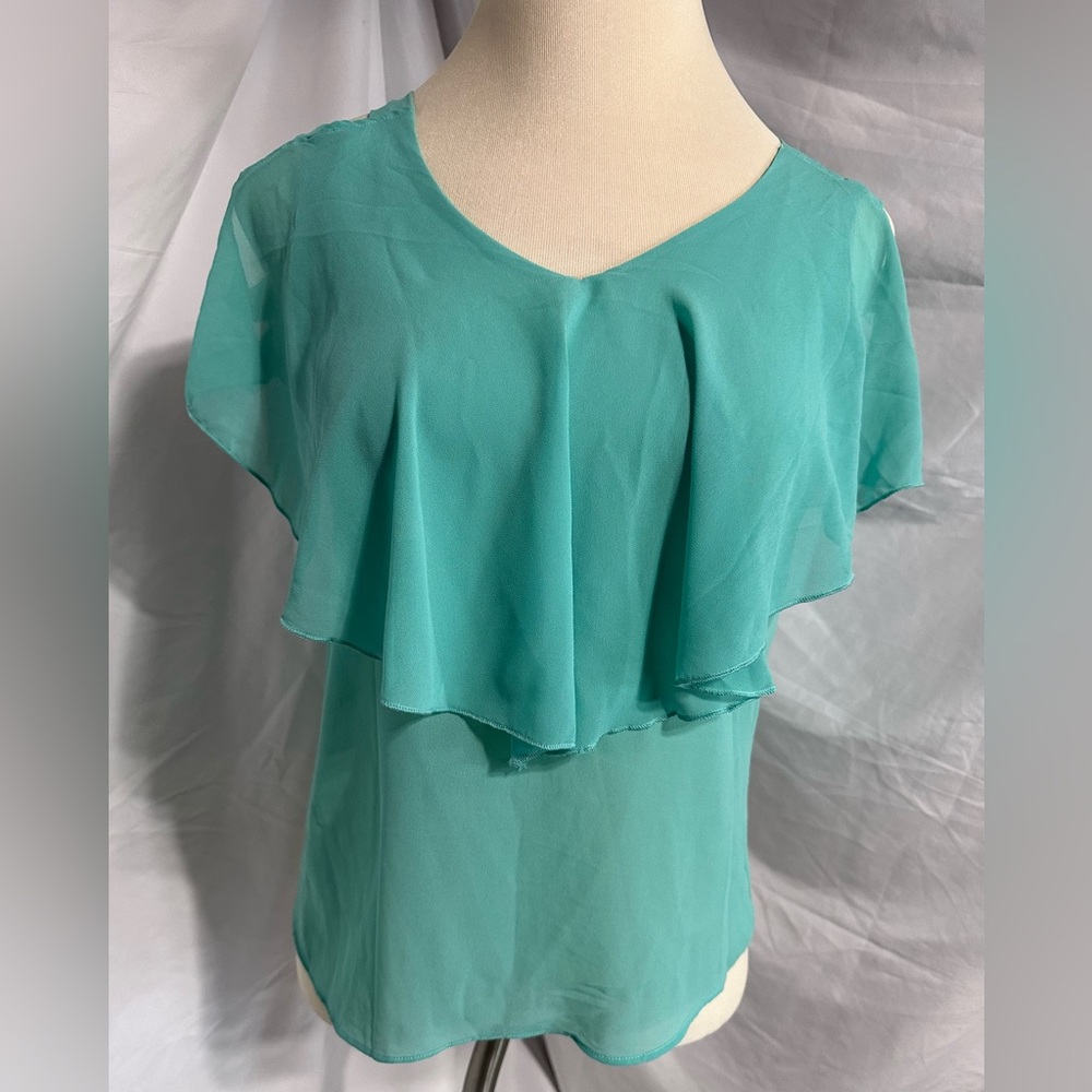 San Joy Ladies Top/Shirt Ruffle Neck Line Shirt, top